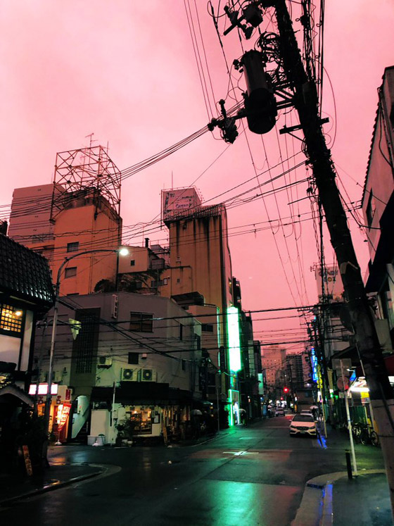 الهدوء قبل العاصفة.. سماء بنفسجية تُخيف اليابانيين فما القصة؟! صور صورة رقم 14