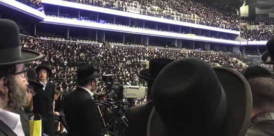 تجمعوا بالآلاف.. «اليهود» في نيويورك يرفضون الانضمام للجيش الإسرائيلي صورة رقم 8