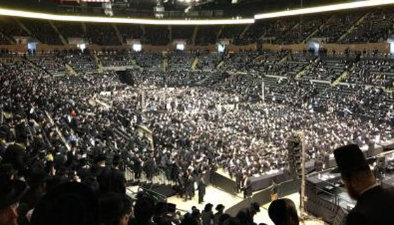 تجمعوا بالآلاف.. «اليهود» في نيويورك يرفضون الانضمام للجيش الإسرائيلي صورة رقم 11