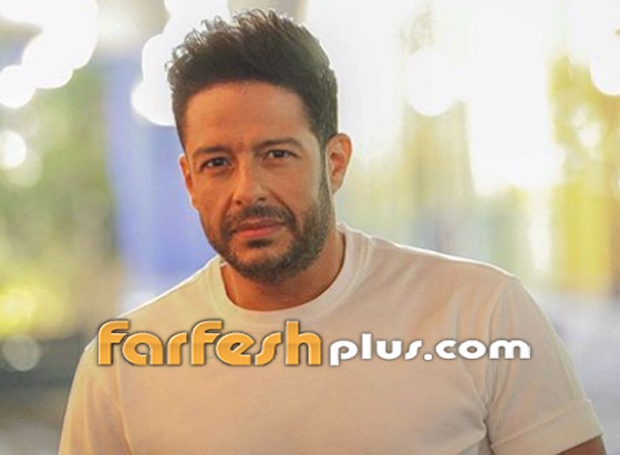 فيديو: بكاء محمد حماقي على المسرح بسبب صورة والده الراحل! صورة رقم 25 فيديو: بكاء محمد حماقي على المسرح بسبب صورة والده الراحل! صورة رقم 25