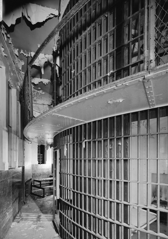 تعرفوا إلى السجون الدوارة (سجون قفص السنجاب) وقصة بنائها..! صورة رقم 11