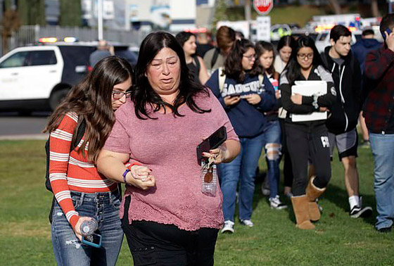 مقتل وإصابة طلاب في حادث إطلاق نار بمدرسة ثانوية في كاليفورنيا! صورة رقم 36