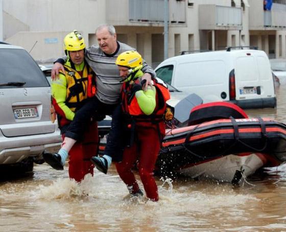 قتلى خلال سيول عارمة جنوب شرقي فرنسا صورة رقم 11