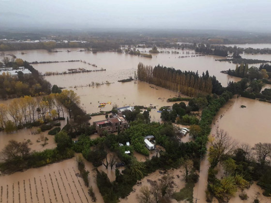 قتلى خلال سيول عارمة جنوب شرقي فرنسا صورة رقم 9