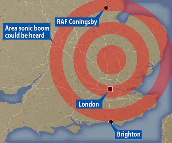 طائرة مدنية إسرائيلية ترعب شمال لندن بانفجار صوتي عال! فيديو صورة رقم 6