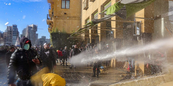 لبنان.. إصابة عشرات المحتجين في 