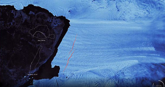 الكشف عن انهيار جبل جليدي عملاق ثلاثة أضعاف حجم باريس! صور صورة رقم 2