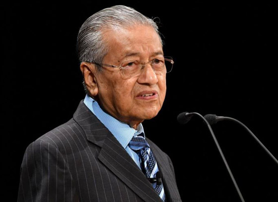 استقالة رئيس وزراء ماليزيا مهاتير محمد بعد محاولة شركائه إسقاط الحكومة صورة رقم 11