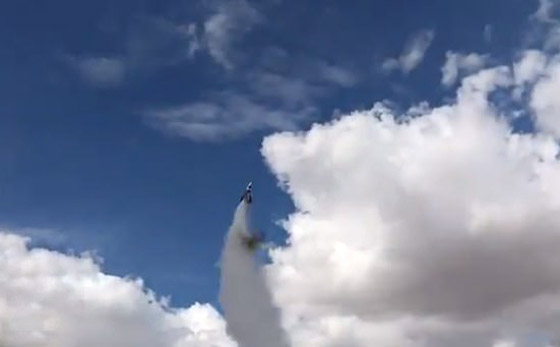 مقتل طيار متهور أقلع بصاروخ ليثبت أن الأرض مسطحة فسقط به! فيديو صورة رقم 4