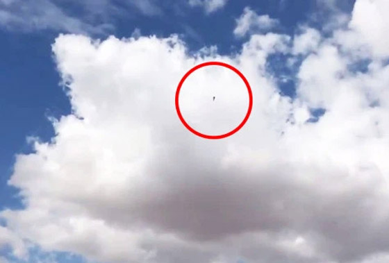 مقتل طيار متهور أقلع بصاروخ ليثبت أن الأرض مسطحة فسقط به! فيديو صورة رقم 8