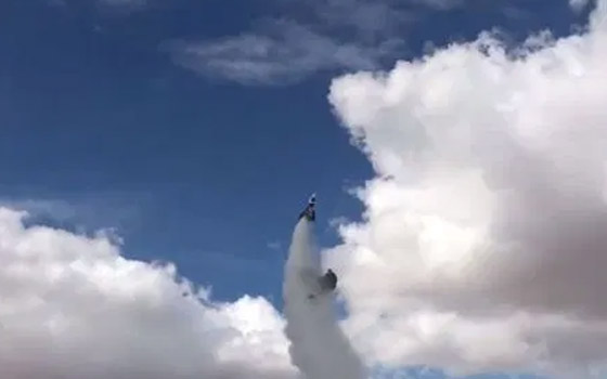 مقتل طيار متهور أقلع بصاروخ ليثبت أن الأرض مسطحة فسقط به! فيديو صورة رقم 7