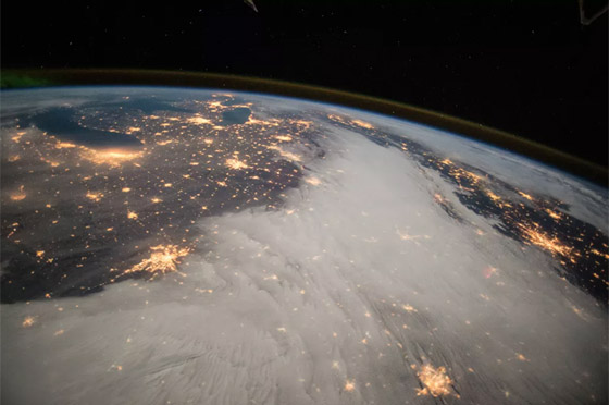 في اليوم العالمي لأمنا الأرض.. إليكم أجمل صور لمنزلنا من الفضاء صورة رقم 4