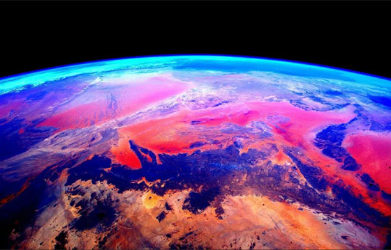في اليوم العالمي لأمنا الأرض.. إليكم أجمل صور لمنزلنا من الفضاء صورة رقم 8