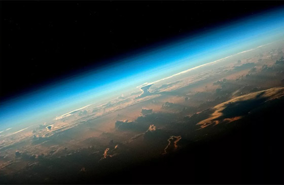في اليوم العالمي لأمنا الأرض.. إليكم أجمل صور لمنزلنا من الفضاء صورة رقم 9