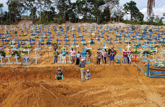 مئات التوابيت في مقبرة كورونا.. فيلم رعب في غابة برازيلية! صور صورة رقم 24