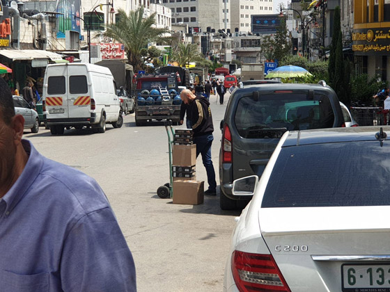 لا تباعد ولا كمامات بأسواق فلسطين.. فهل انتهى كورونا؟ صورة رقم 10