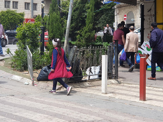 لا تباعد ولا كمامات بأسواق فلسطين.. فهل انتهى كورونا؟ صورة رقم 11