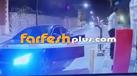فيديو: أحمد فلوكس يعتدي على فرد أمن والجمهور ينتقده ويتهمه بالبلطجة! صورة رقم 4
