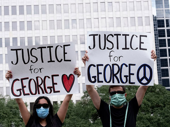 صرخة غضب أمام البيت الأبيض.. تظاهرات بالمئات للعدالة لجورج فلويد صورة رقم 7