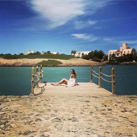 صور النجوم آخر 24 ساعة: سمية الخشاب على 