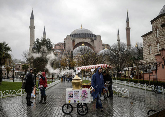 أثارت قلقاً عالمياً.. محكمة تركية تنظر بتحويل آيا صوفيا لمسجد صورة رقم 10