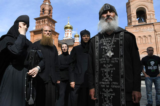 فيروس كورونا: الكنيسة الروسية تطرد كاهنا ينكر وجود الوباء صورة رقم 7