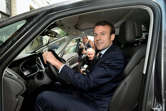 احراج رئيس فرنسا بعد أن تعطلت سيارته في بولندا! صورة رقم 1