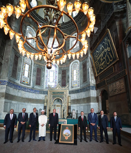 مسجد آيا صوفيا يستقبل أول صلاة منذ 86 عاما بحضور أردوغان صورة رقم 4