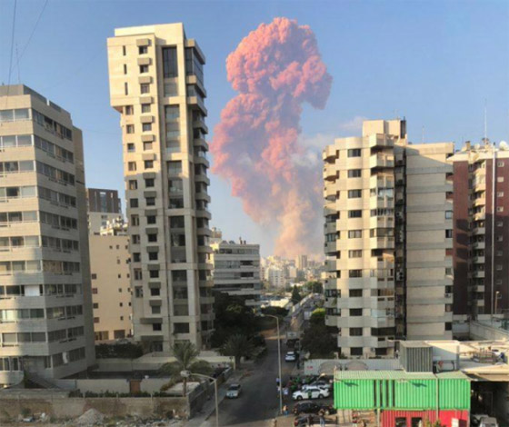 انفجار هائل يهز بيروت: 10 قتلى ومئات الجرحى ودمار هائل صورة رقم 5