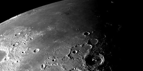 فيديو وصور.. اكتشاف مزلزل ضخم تعلنه ناسا: مياه على سطح القمر! صورة رقم 8