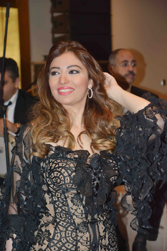 كورونا يسيطر على حفلات زفاف النجوم في الـ 2020 صورة رقم 8