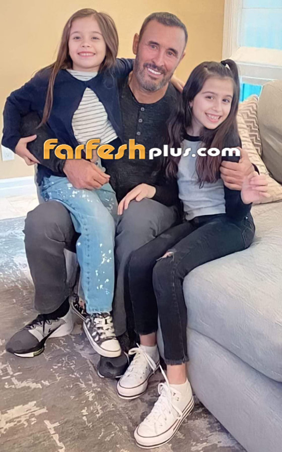 القيصر كاظم الساهر في أحدث ظهور له برفقة حفيدتيه (صور) صورة رقم 1