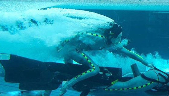 الممثلة كيت وينسلت تحكي تجربتها بالبقاء تحت الماء 7 دقائق: هل أنا ميتة؟ صورة رقم 4