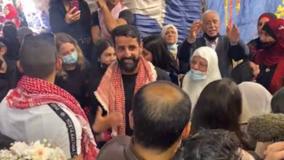 الإفراج عن سجين فلسطيني بعد 20 عاما من الأسر ولقائه بزوجته يتحول لعرس صورة رقم 9