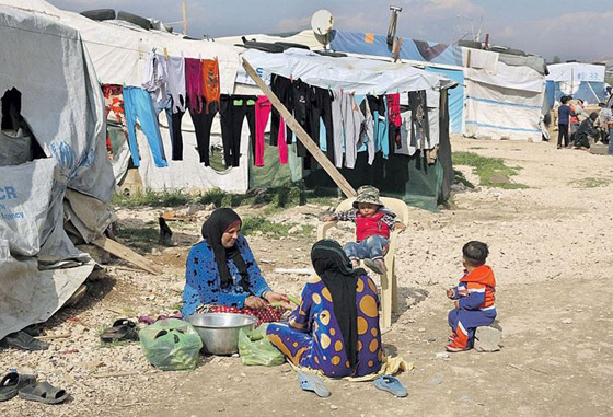 لجأوا إلى المخيمات.. لبنانيون ينتقلون للعيش في مخيمات اللاجئين الفلسطينيين  صورة رقم 7