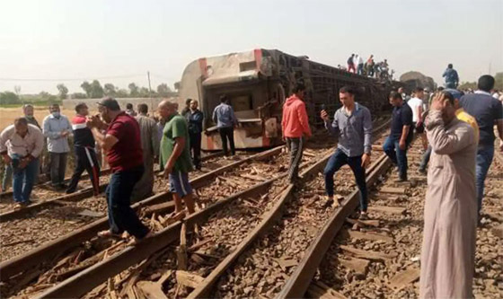 حادث قطار طوخ: 11 قتلى و100 جرحى بثالث حادث قطارات في مصر خلال شهر صورة رقم 2