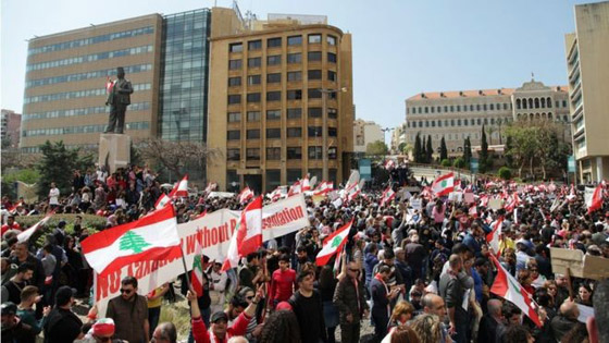 إضراب عام في لبنان واحتجاجات غاضبة.. الأزمة تُخرج العمال للشوارع ومطالب بحكومة إنقاذ صورة رقم 6