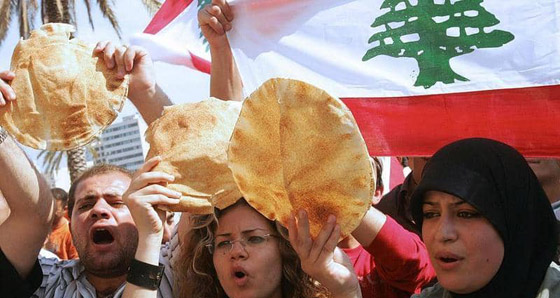 لبناني يلجأ إلى مسجد في بيروت لتشغيل آلة الأكسجين جراء انقطاع الكهرباء صورة رقم 6