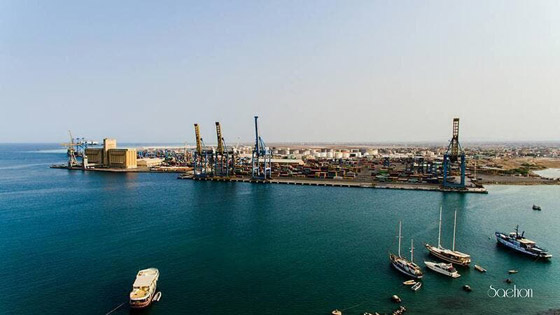 بوادر أزمة كبيرة في السودان.. محتجون يغلقون ميناء بوتسودان صورة رقم 4