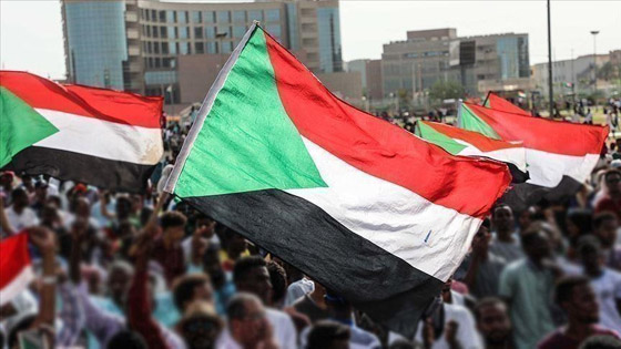 بوادر أزمة كبيرة في السودان.. محتجون يغلقون ميناء بوتسودان صورة رقم 6
