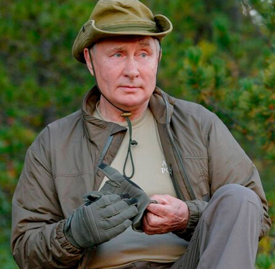 ردا على شائعات إصابته بمرض خطير.. بوتين يستعرض عضلاته برحلة صيد صورة رقم 12