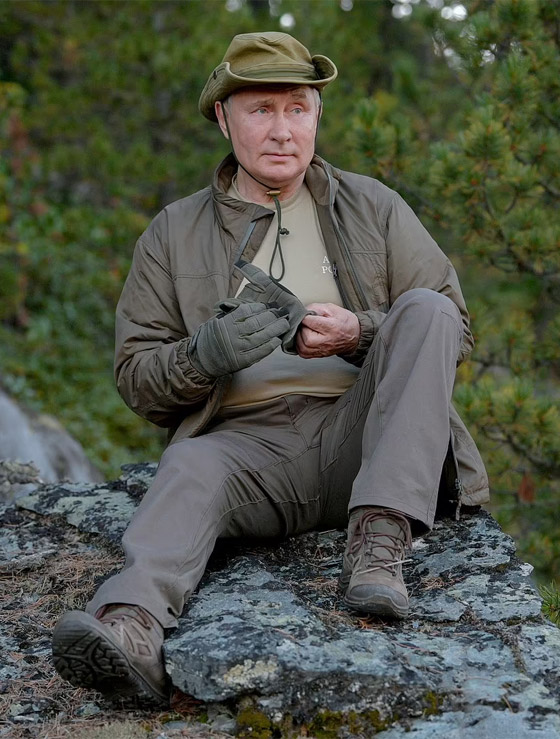 ردا على شائعات إصابته بمرض خطير.. بوتين يستعرض عضلاته برحلة صيد صورة رقم 1