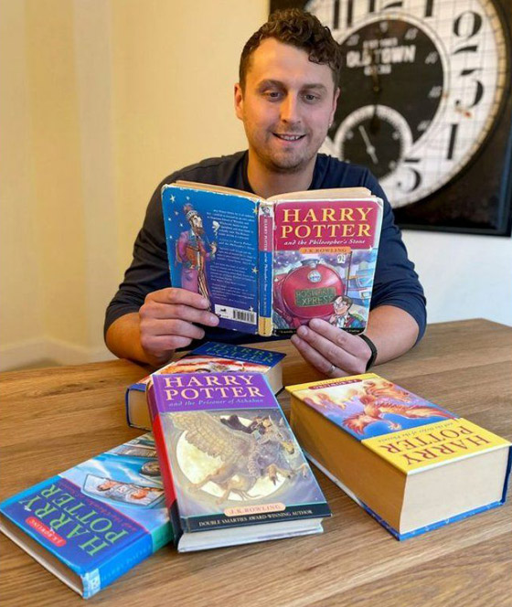 هاري بوتر الحقيقي يبيع الطبعة الأولى من الكتاب المشهور حول هاري بوتر صورة رقم 9