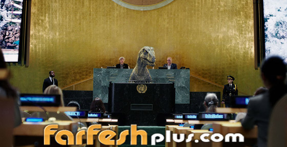 فيديو: ديناصور يقتحم قاعة الجمعية العامة للأمم المتحدة ويحذر من مخاطر صورة رقم 3