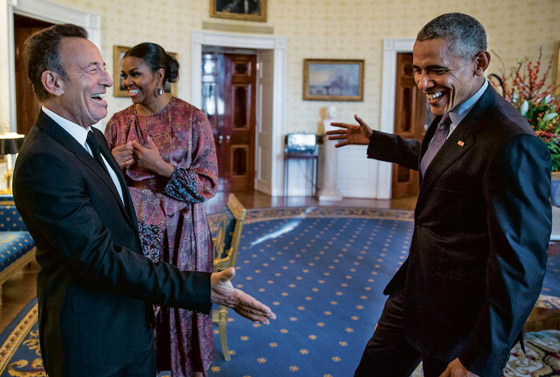 أوباما يكشف عن نصيحة غريبة لزوجته.. طالبته بمرافقة مغني لأنه مضطرب صورة رقم 6