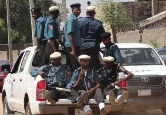 شاب نيجيري يعرض نفسه للبيع مقابل 50 ألف دولار، والشرطة تعتقله! صورة رقم 3