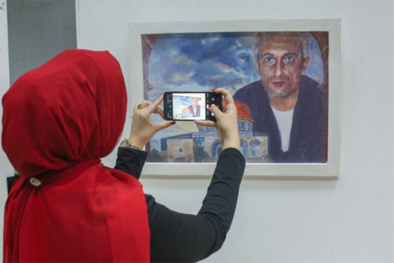 فلسطين بعيون روسية.. 40 فنانا يجسدون بالريشة والألوان حكايات من النضال ضد الاحتلال صورة رقم 1