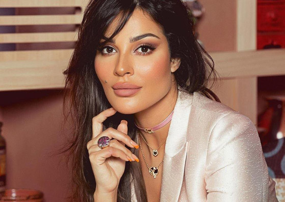 بالفيديو: نادين نجيم تحتفل بعيد ميلادها مبكرا وبوصلة رقص صورة رقم 6