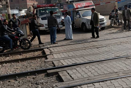 للمرة الثالثة خلال 4 أيام.. قتيل بتصادم قطار بعربة في مصر صورة رقم 3