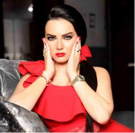 فيديو وصور :صفاء سلطان تمزق صورة تيم الحسن على الهواء.. وتكشف تفاصيل مرضها صورة رقم 2